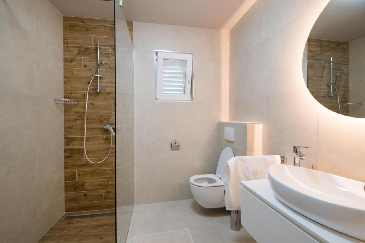 Brand New Aparment With Sea View & Swimming Pool At Ciovo - Villa Fiorentini Trogir Extérieur photo