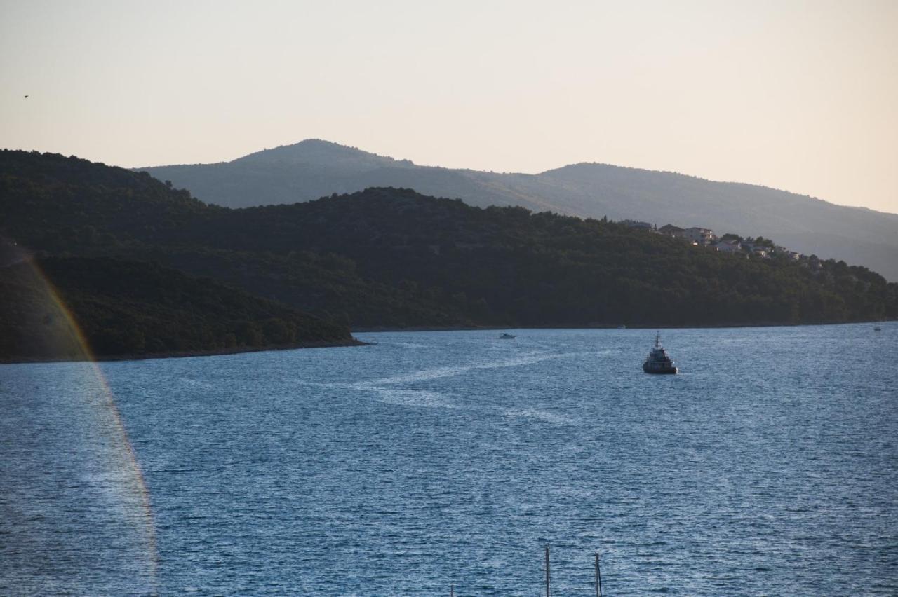 Brand New Aparment With Sea View & Swimming Pool At Ciovo - Villa Fiorentini Trogir Extérieur photo